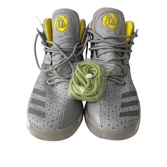 Athletic_Shoes